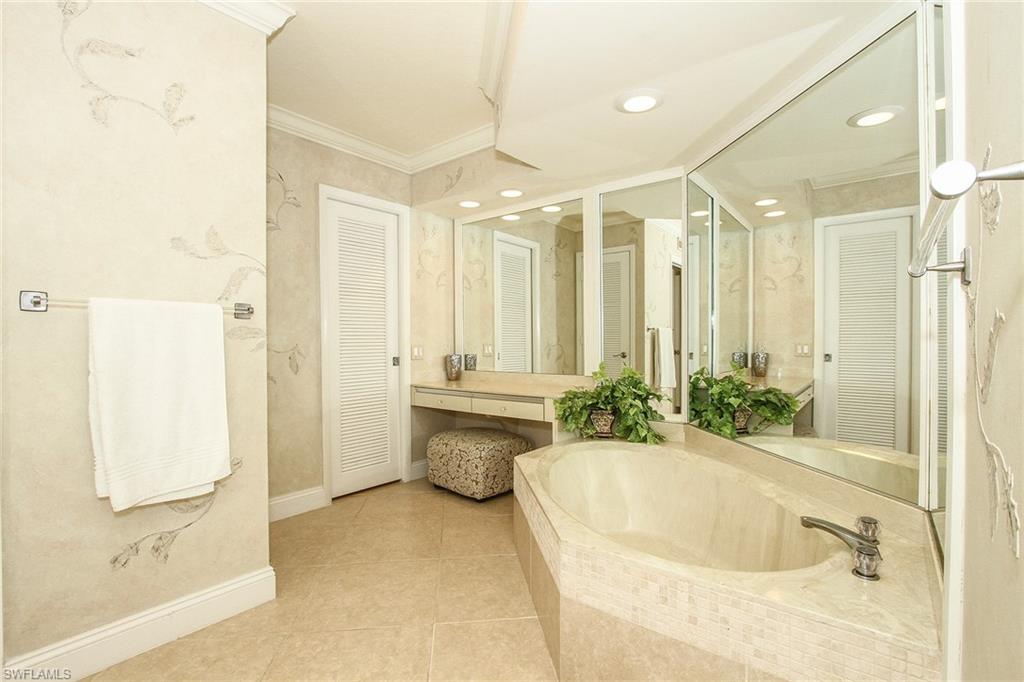 4401 Gulf Shore Blvd N E-908 Property Photo 8