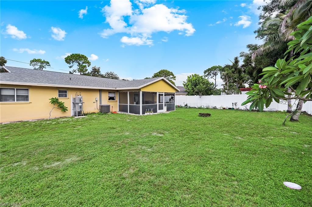 27051 Edgewood St Property Photo 23