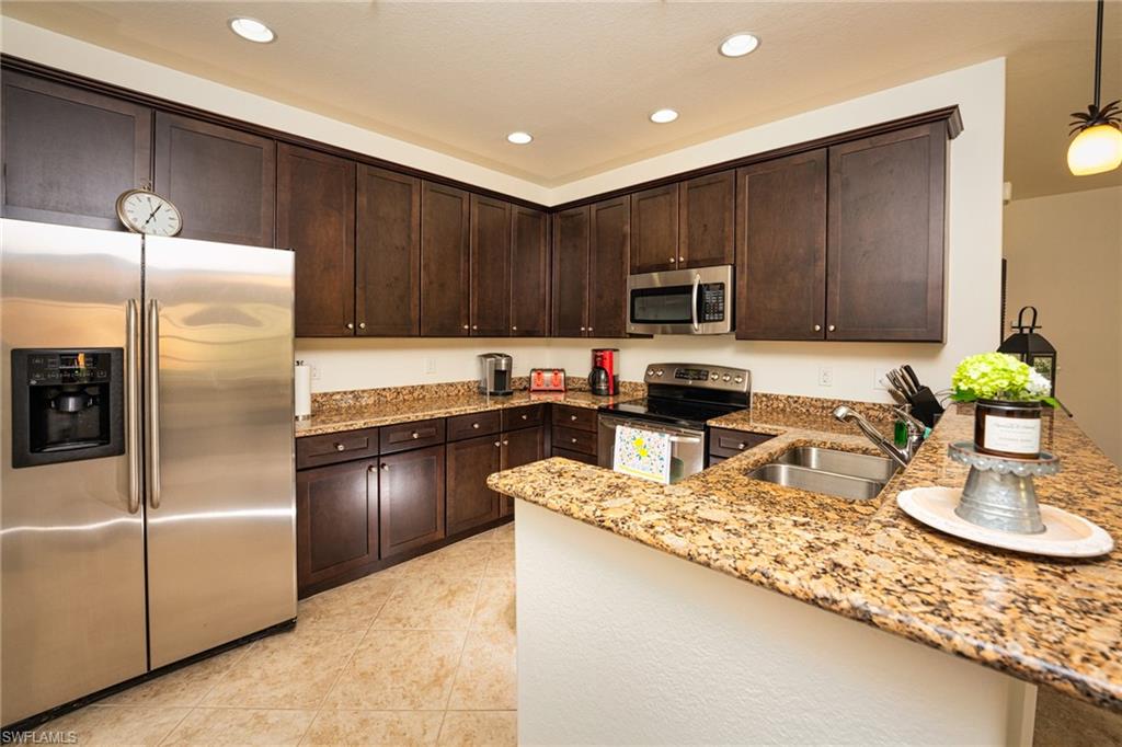 8986 Cambria Cir 2203 Property Photo 10