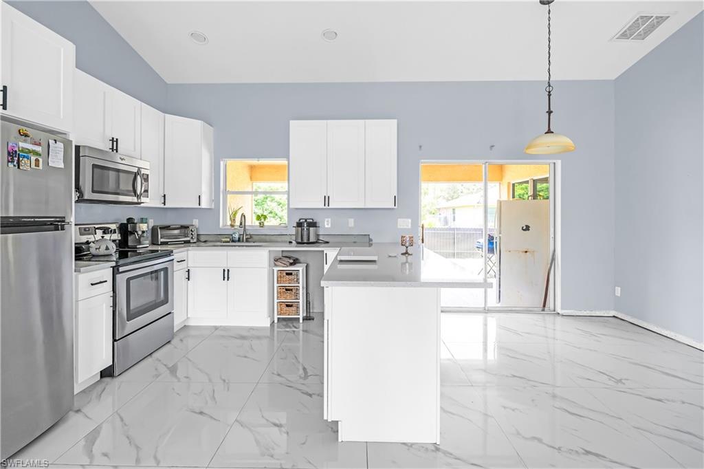 551 Eisenhower Blvd Property Photo 10