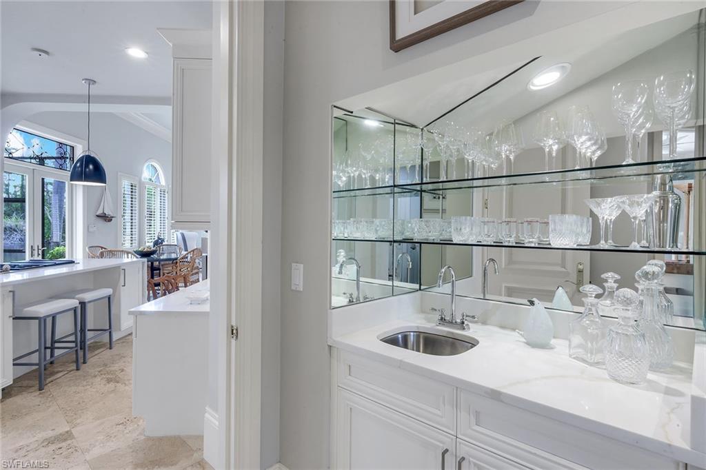 4650 Via Roma Property Photo 10