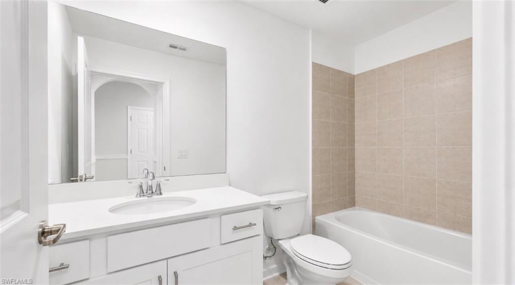 5651 Double Eagle Cir 4327 Property Photo 8