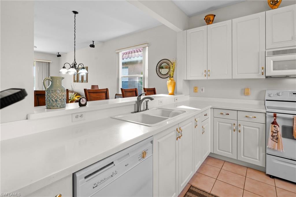 11227 Lakeland Cir Property Photo 6