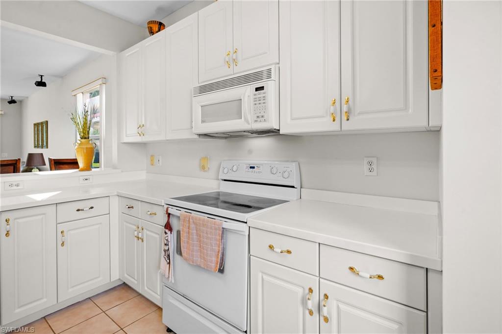 11227 Lakeland Cir Property Photo 8