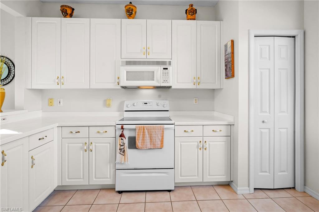 11227 Lakeland Cir Property Photo 12