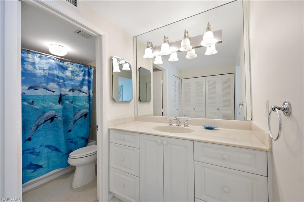 320 Seaview Ct 307 Property Photo 15