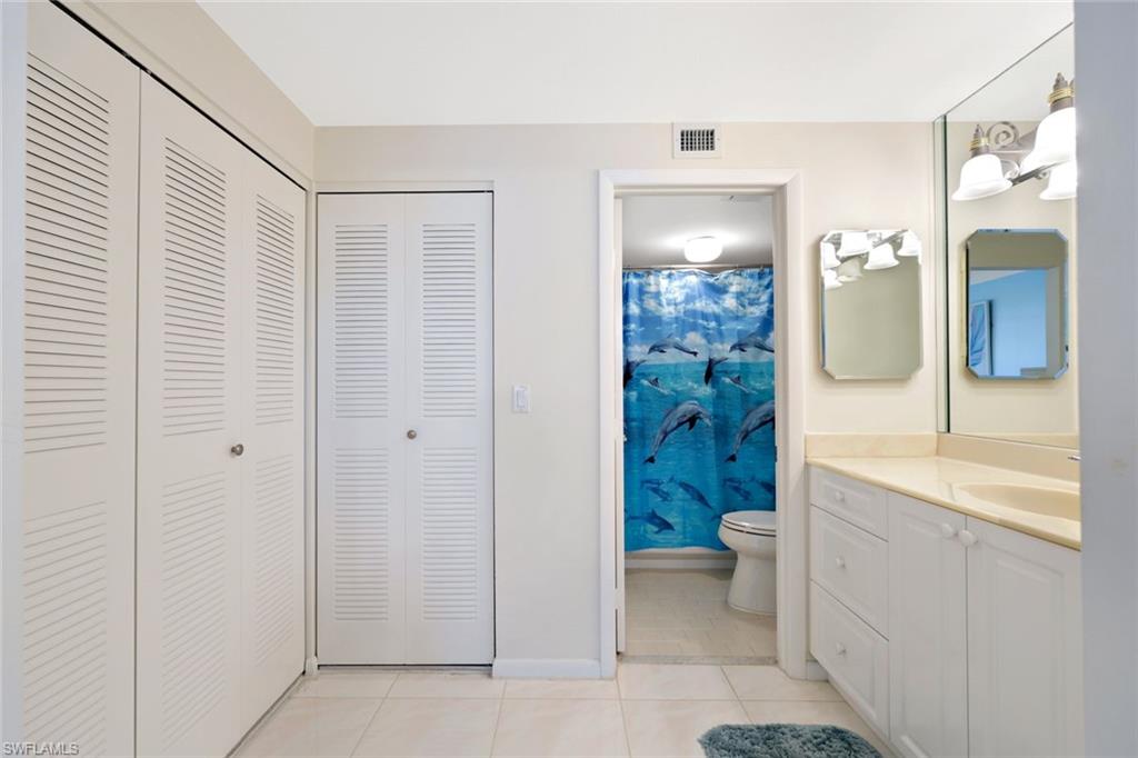 320 Seaview Ct 307 Property Photo 17