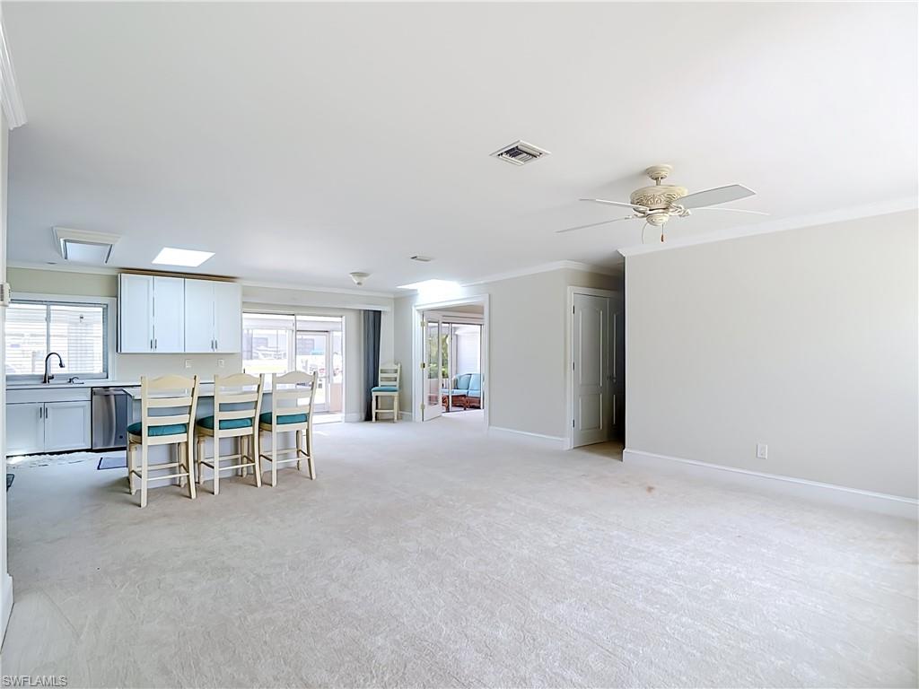 225 3rd St Property Photo 18