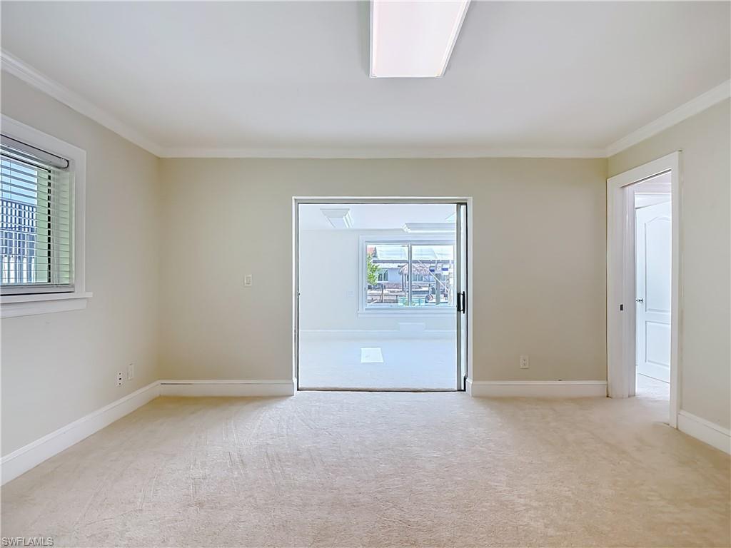 225 3rd St Property Photo 29