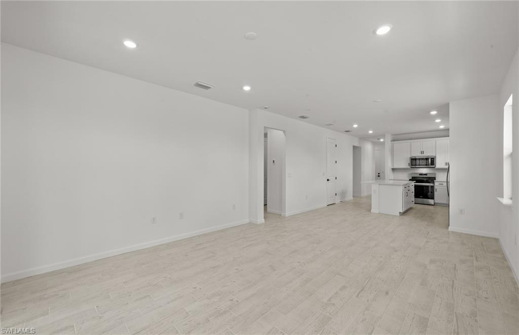 2094 Seville Ln Property Photo 20