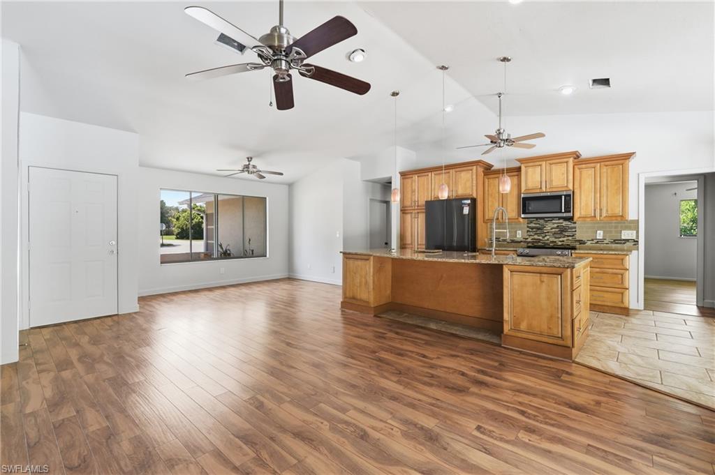 19028 Pine Run Ln Property Photo 3