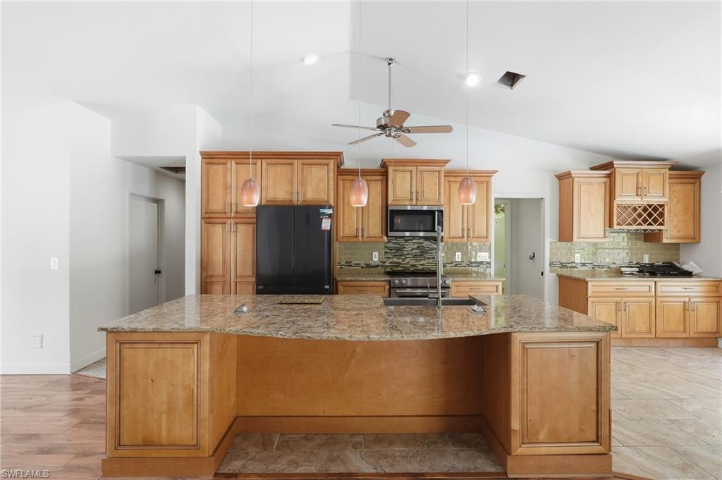 19028 Pine Run Ln Property Photo 5