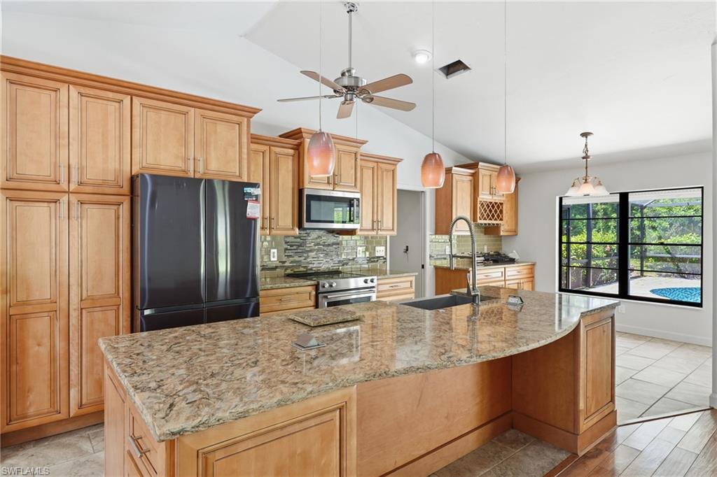 19028 Pine Run Ln Property Photo 6