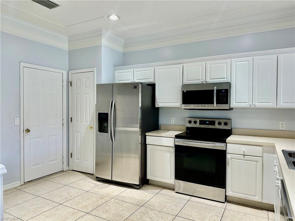 1164 Oxford Ln 29 Property Photo 10
