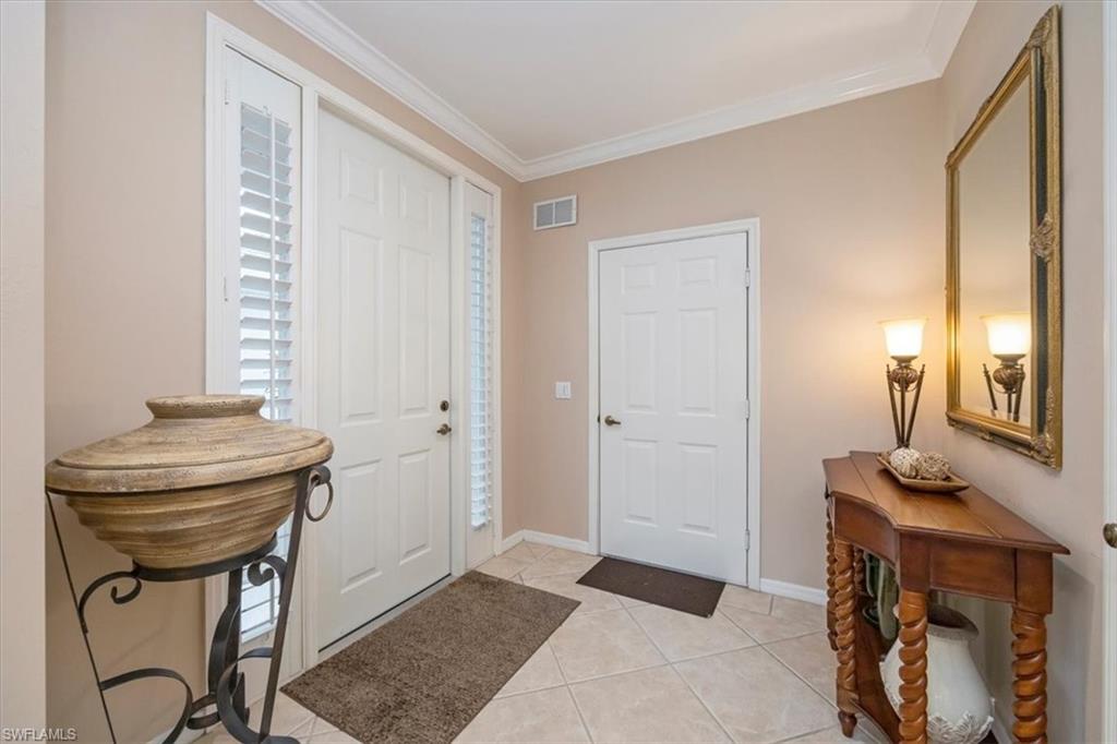 5060 Yacht Harbor Cir 102 Property Photo 4