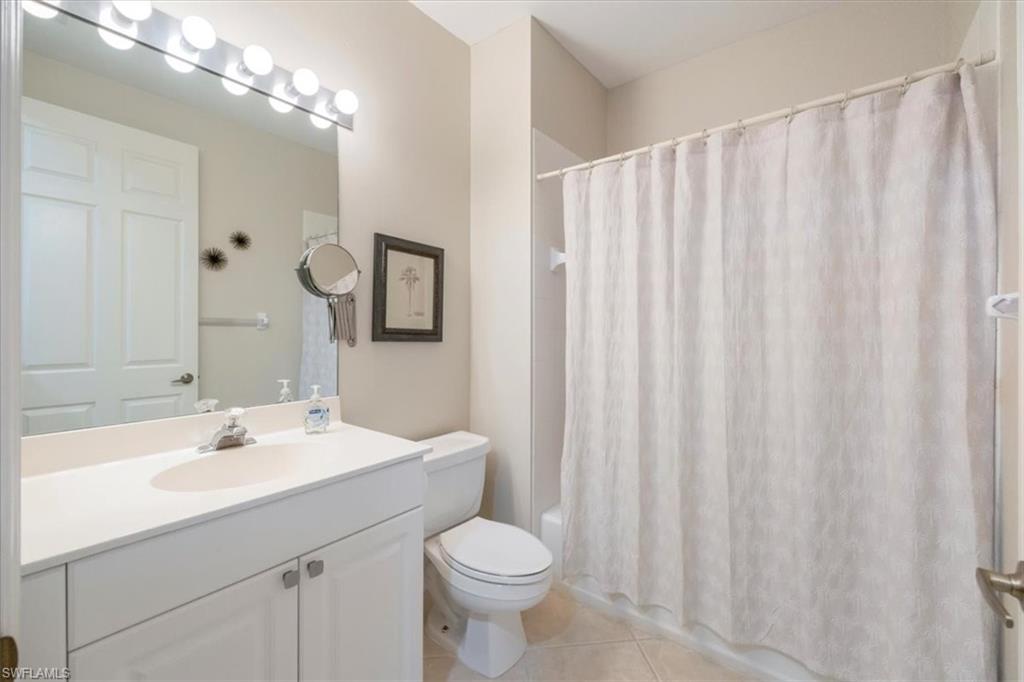 5060 Yacht Harbor Cir 102 Property Photo 23