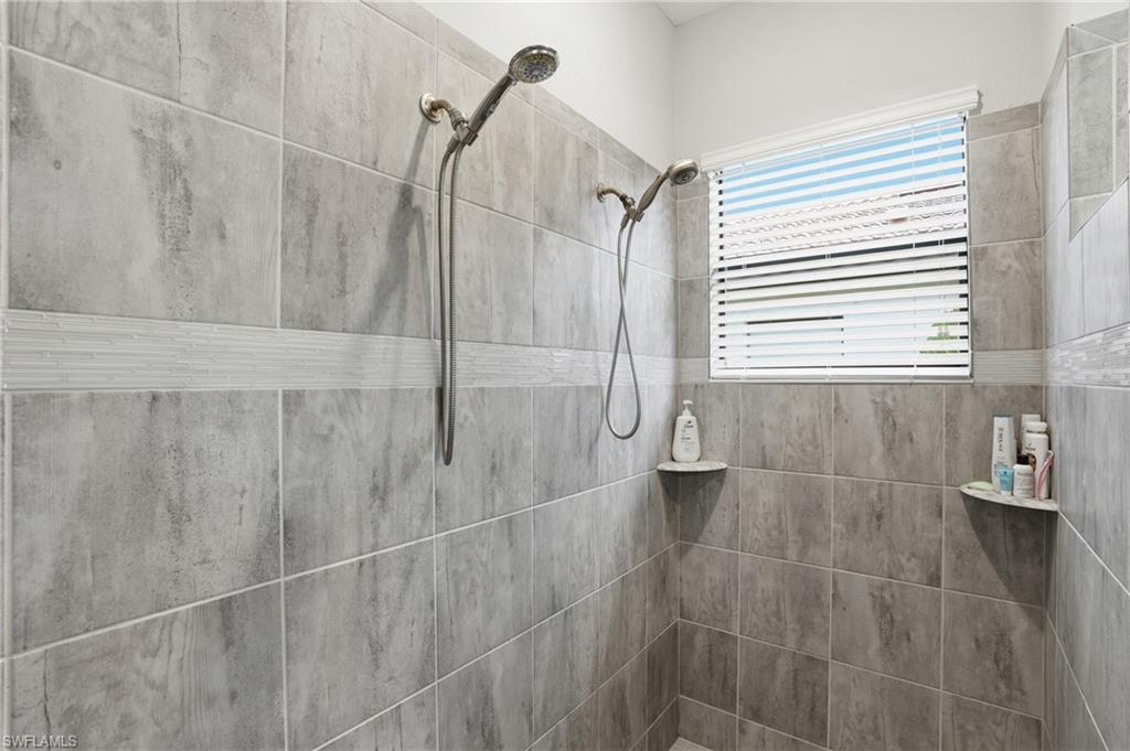 2327 Somerset Pl Property Photo 22