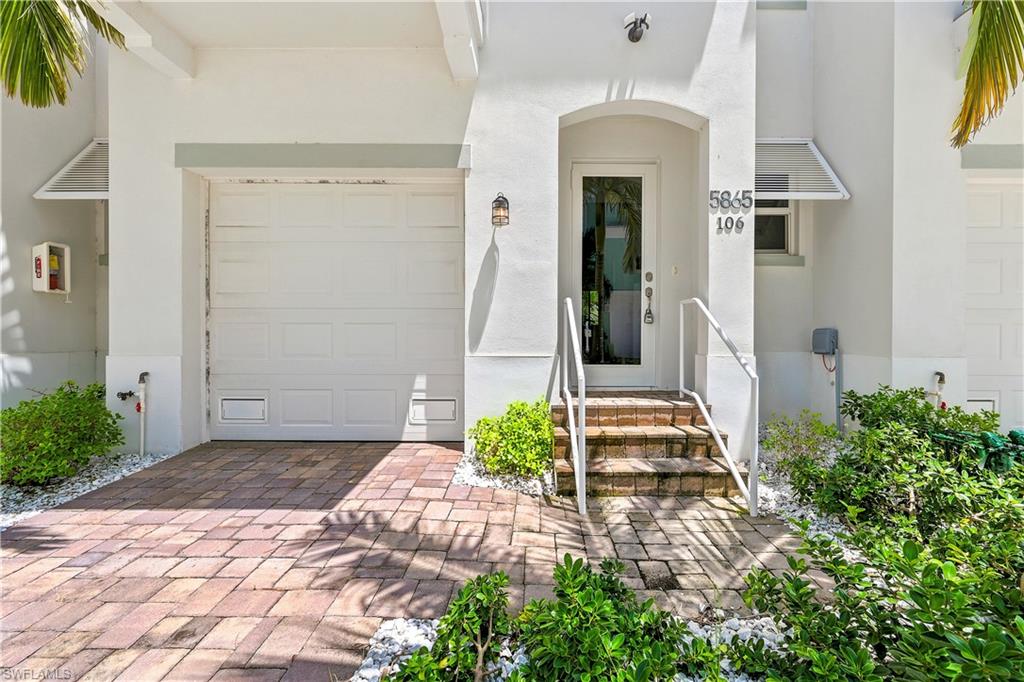 5865 Shell Cove Dr 106 Property Photo 3