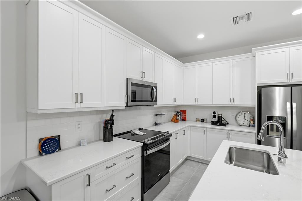 5865 Shell Cove Dr 106 Property Photo 16
