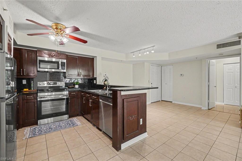 1280 Wildwood Lakes Blvd 106 Property Photo 11