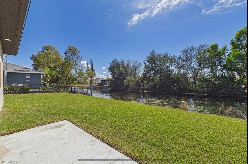 542/544 6th Ter Property Photo 3