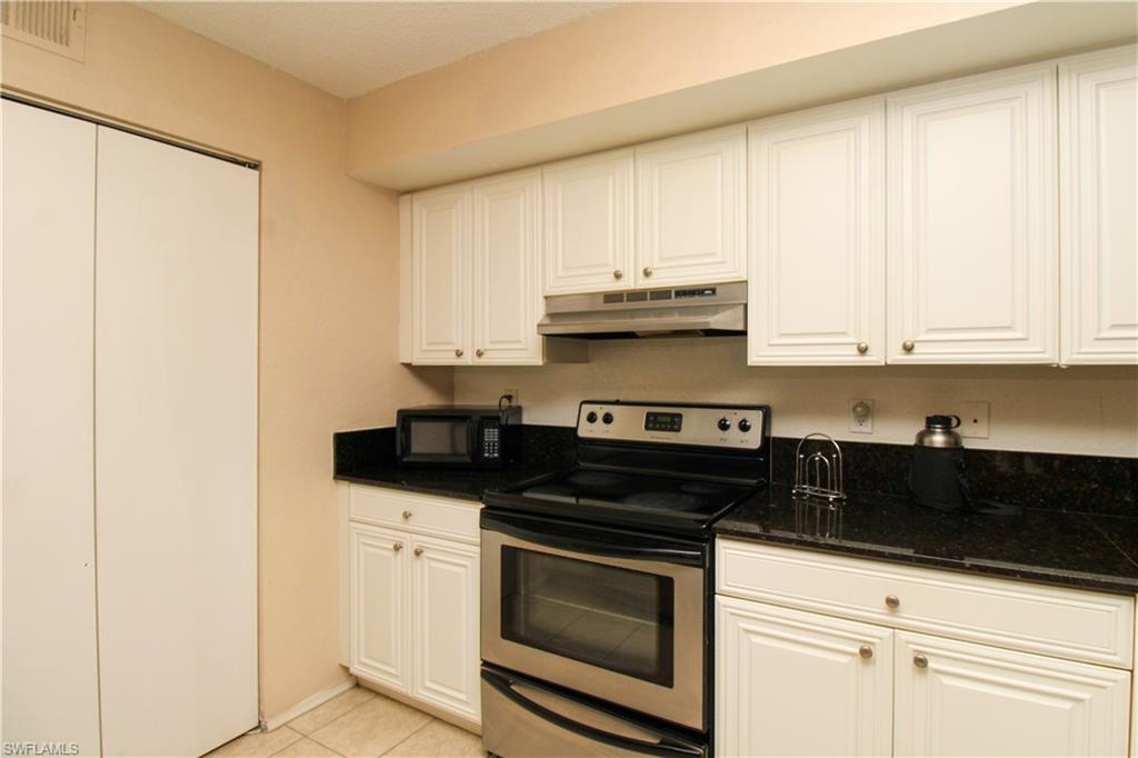 8215 Ibis Club Dr 102 Property Photo 9
