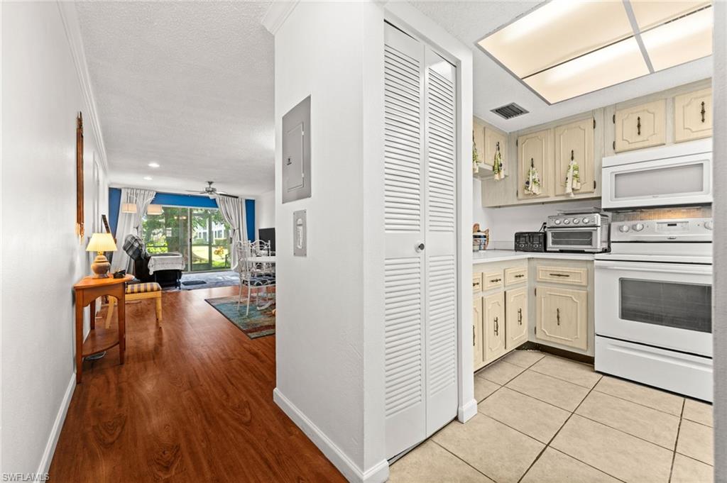7001 New Post Dr 3 Property Photo 5