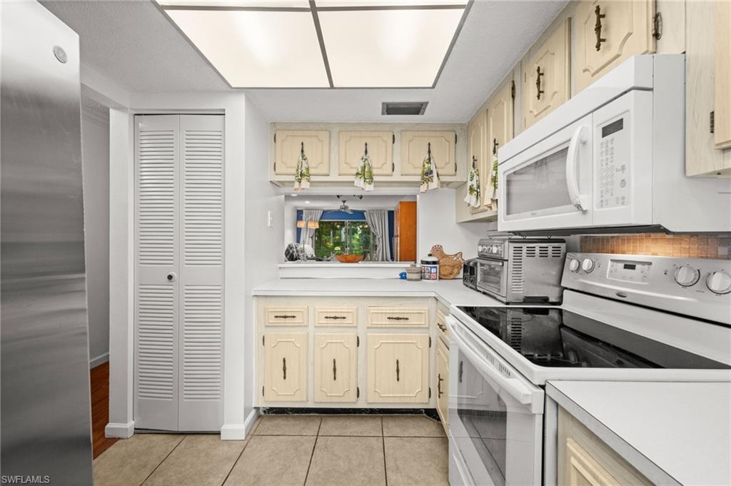 7001 New Post Dr 3 Property Photo 9