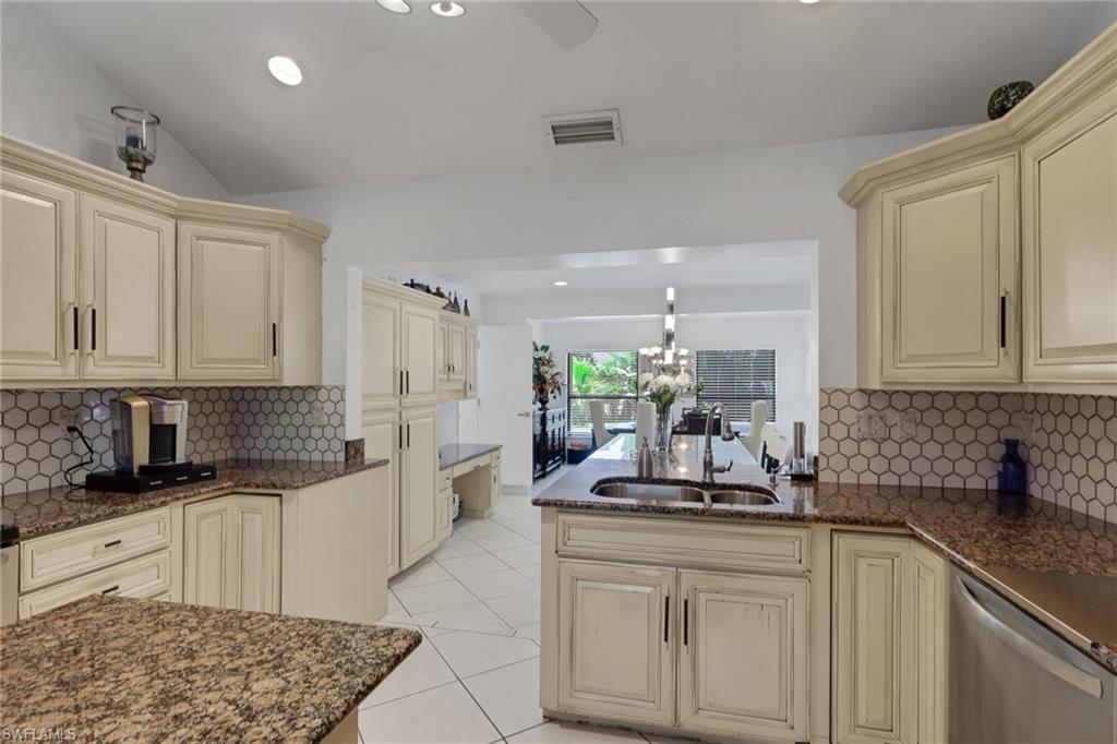 3036 Round Table Ln Property Photo 8