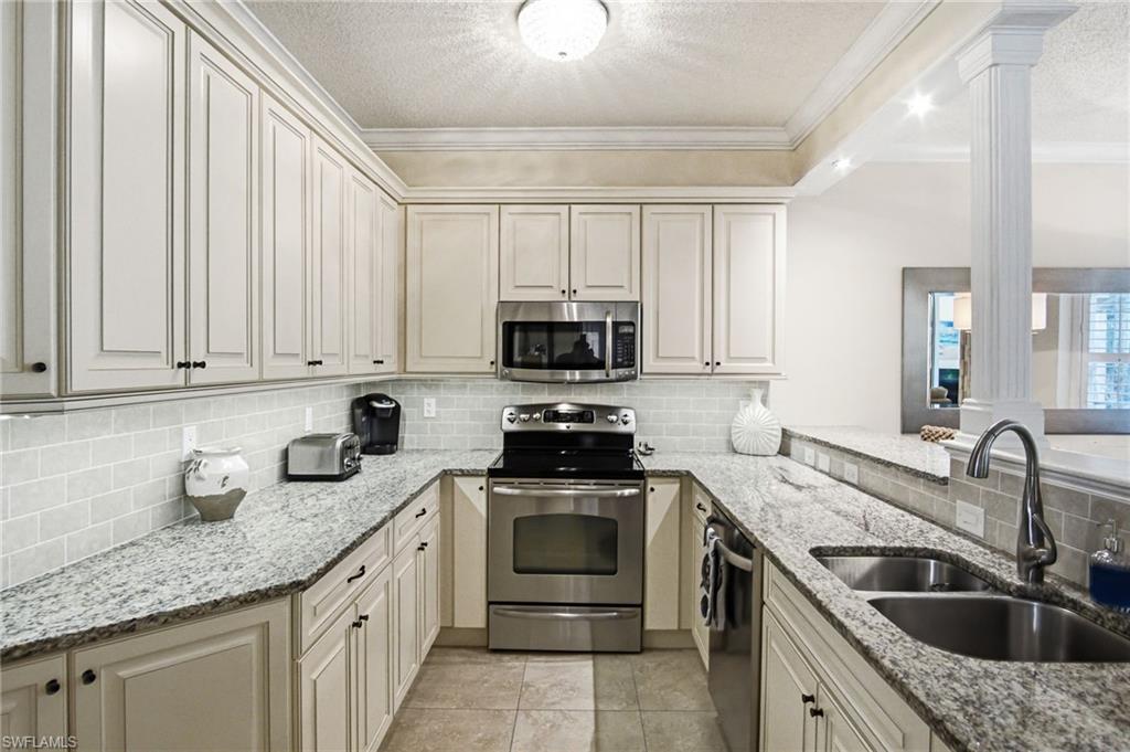 77 Silver Oaks Cir 8102 Property Photo 13