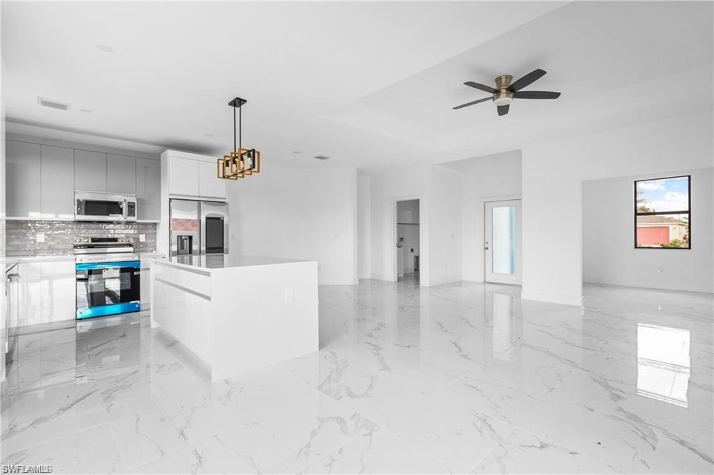 1806 21st Pl Property Photo 6