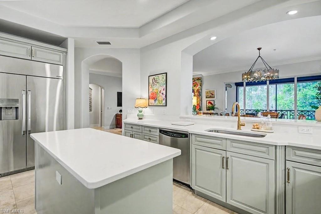 2855 Tiburon Blvd E 102 Property Photo 10