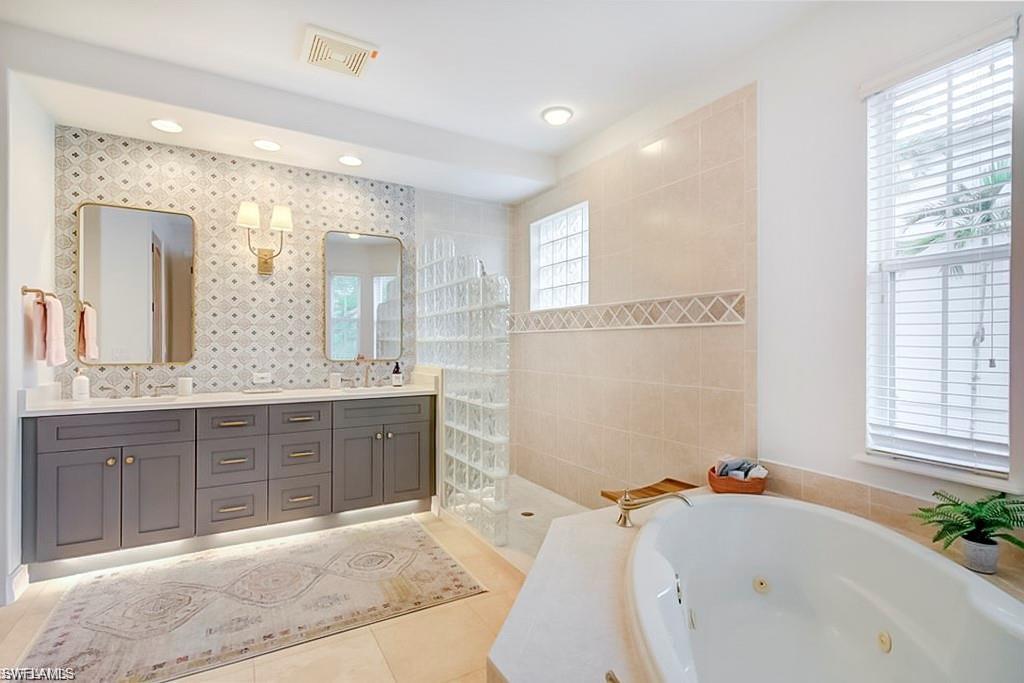 2855 Tiburon Blvd E 102 Property Photo 16