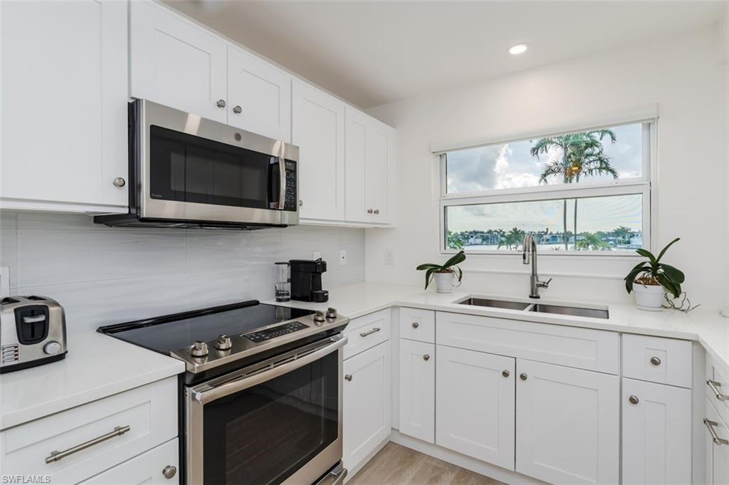 3450 Gulf Shore Blvd N 210 Property Photo 14
