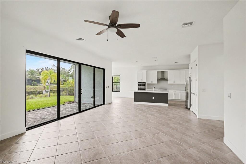 12762 Woodbury Dr Property Photo 5