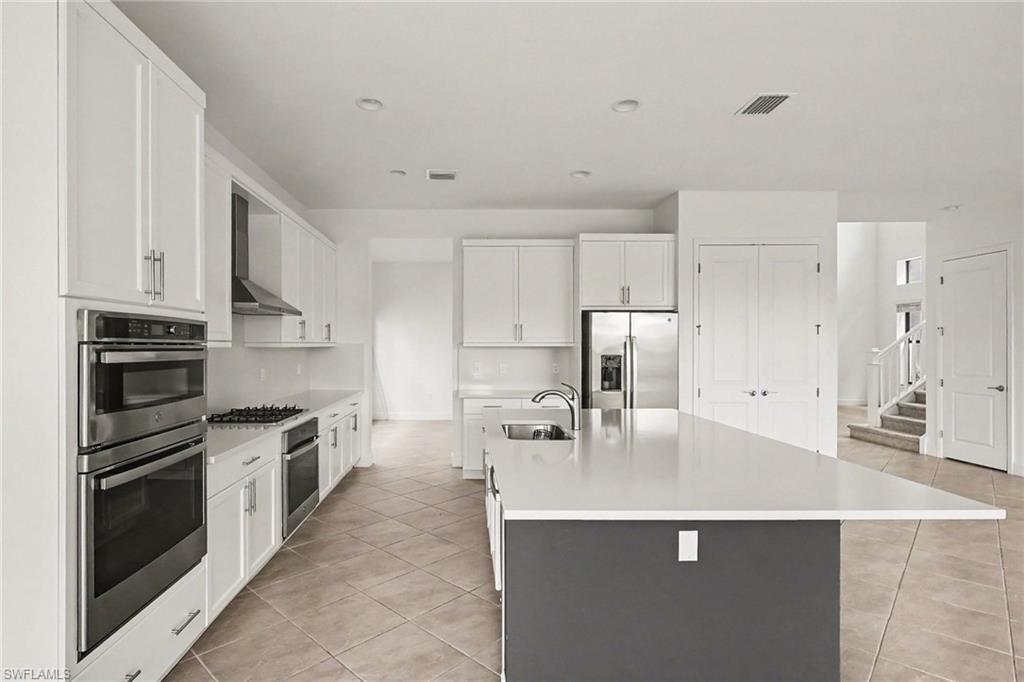 12762 Woodbury Dr Property Photo 8