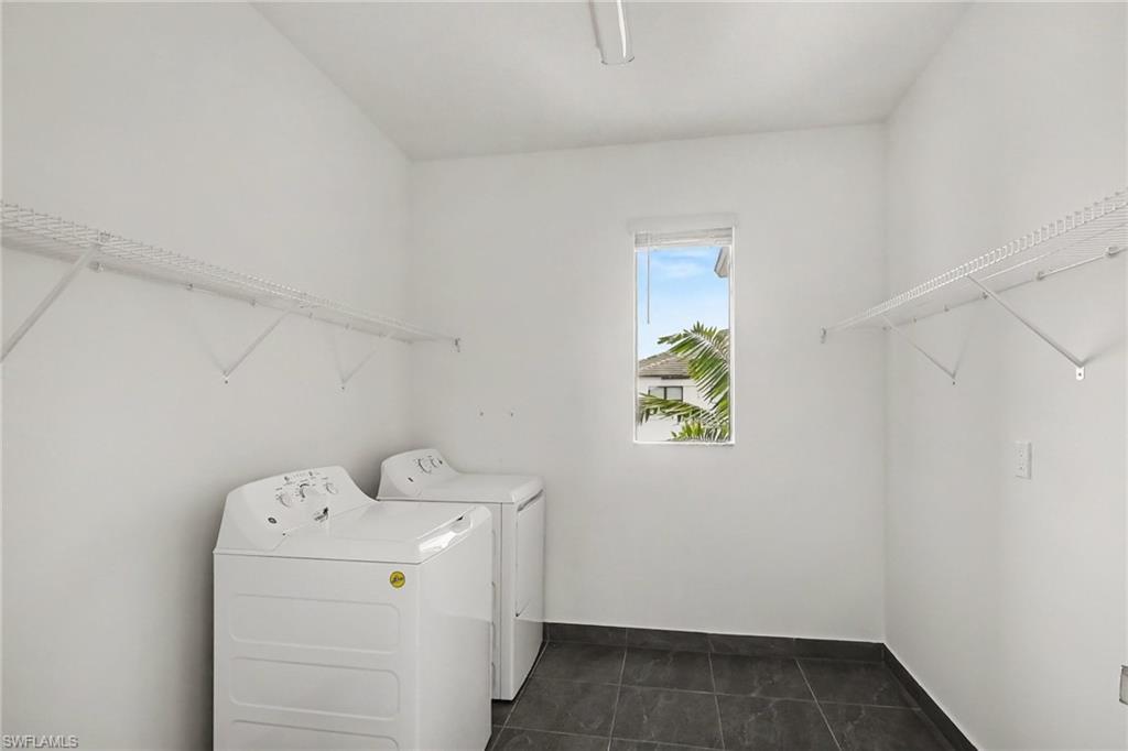 12762 Woodbury Dr Property Photo 24
