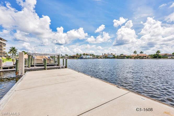 260 Seaview Ct 1-208 Property Photo 27