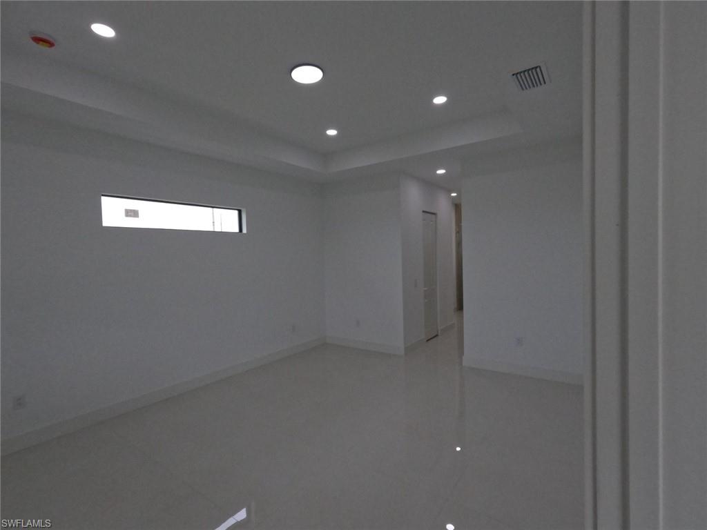 2423 6th St Property Photo 4