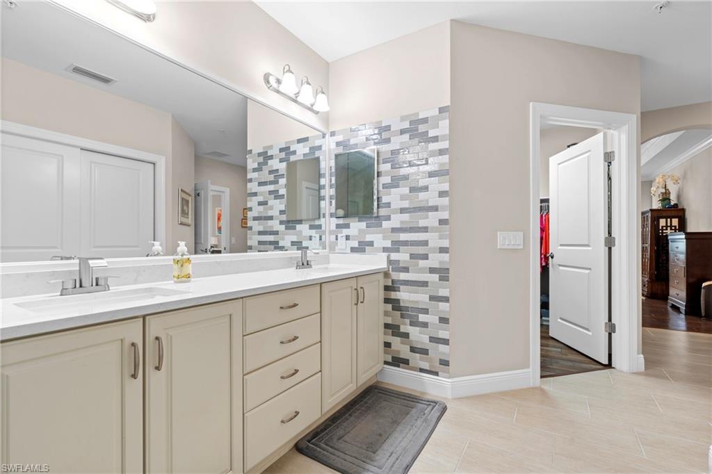 2137 Frangipani Cir 102 Property Photo 19