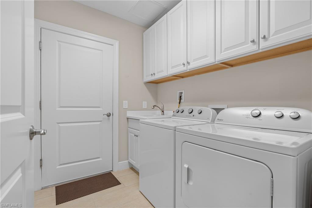 2137 Frangipani Cir 102 Property Photo 23