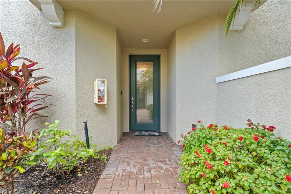 2137 Frangipani Cir 102 Property Photo 25