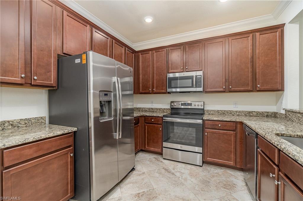 2740 Blossom Way Property Photo 4