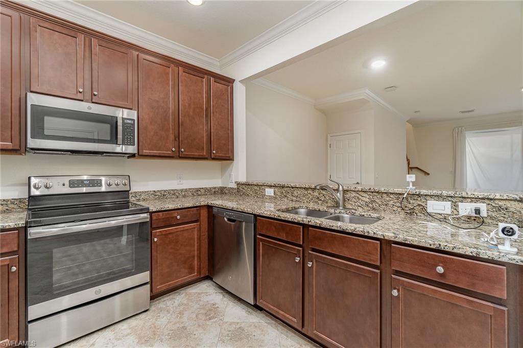 2740 Blossom Way Property Photo 8