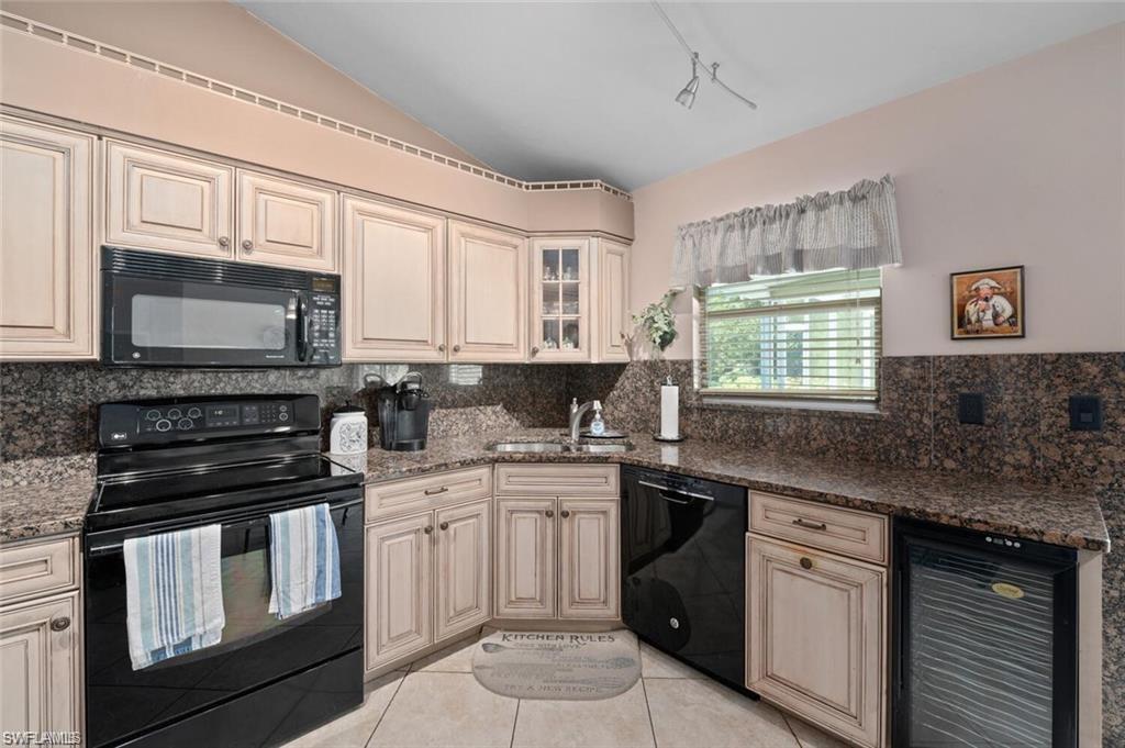 22614 Fountain Lakes Blvd Property Photo 4