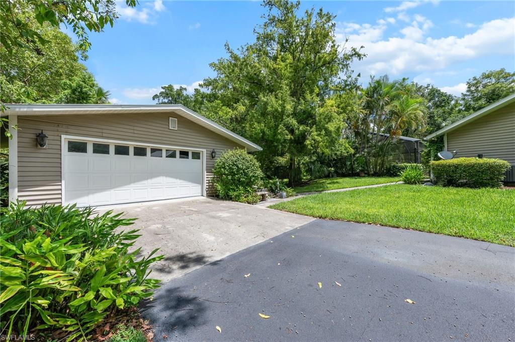 5247 Cherry Wood Dr Property Photo 5