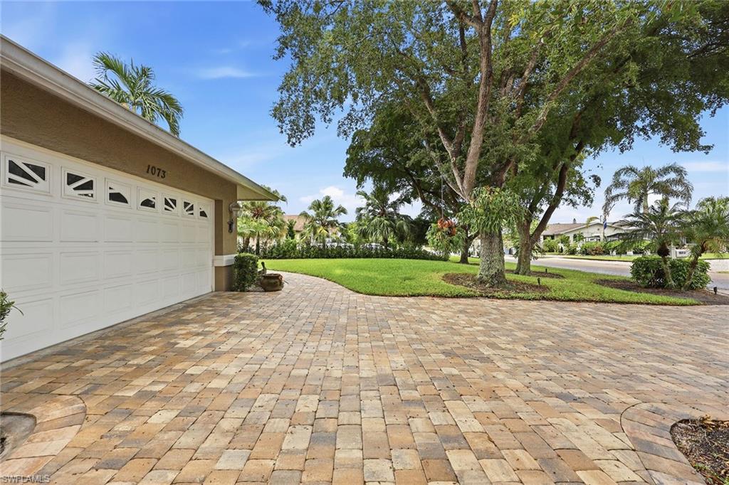 1073 Alhambra Cir Property Photo 9