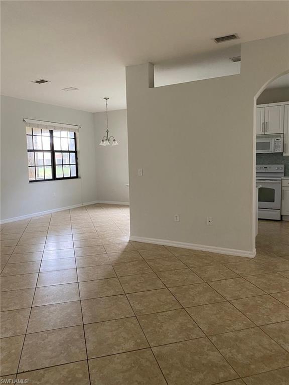 7541 Bristol Cir Property Photo 4