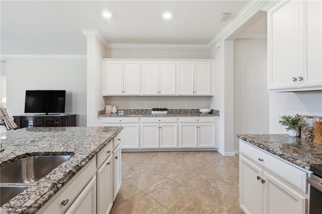 4374 Bismark Way Property Photo 6