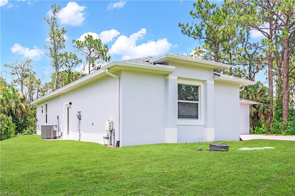 578 Woodview Dr Property Photo 3